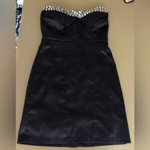READ Black Strapless Dress with Stones on Bust